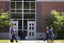 376394_school_shooting_indiana_05878 424e5e5966b94833a654c97e12b20414 676x451.jpg