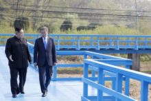 377059_koreas_summit_74895 f3d666fcd45942a1bd458d897dee7254 676x451.jpg
