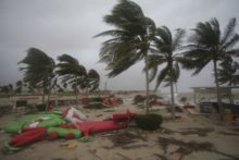 377227_oman_cyclone_36812 15ba7d926d7f43fabd054531b7345aeb 1 676x451.jpg