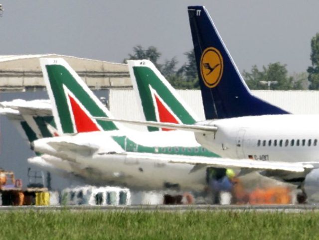 377314_italy_alitalia_60633 39a3da9b271d4431b8df1496b8b675cc 676x509.jpg