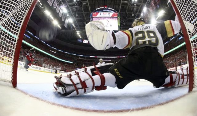 377383_marc andre fleury michal kempny 676x398.jpg