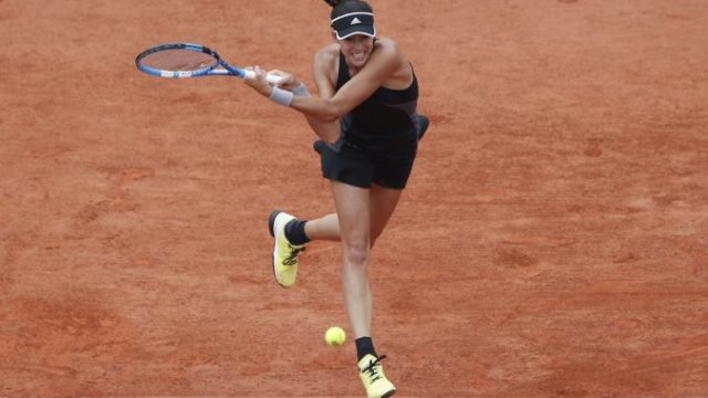 377563_garbine muguruzova blancova 676x451.jpg