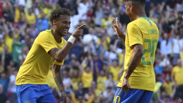 377607_roberto firmino neymar 676x471.jpg