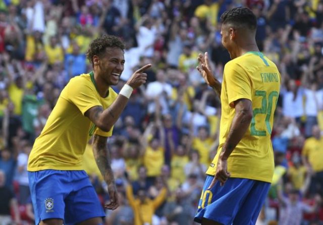 377607_roberto firmino neymar 676x471.jpg