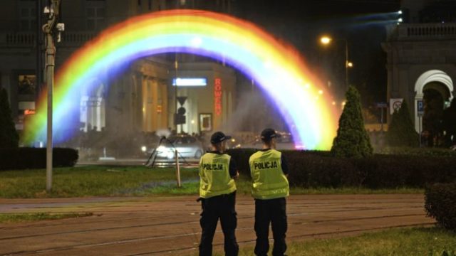 377824_poland_gay_rights_08879 e14534d7b5e248cf8f342c2c49ae3d76 676x433.jpg