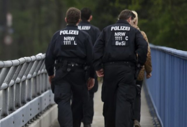 378141_policia 5 676x462.jpg