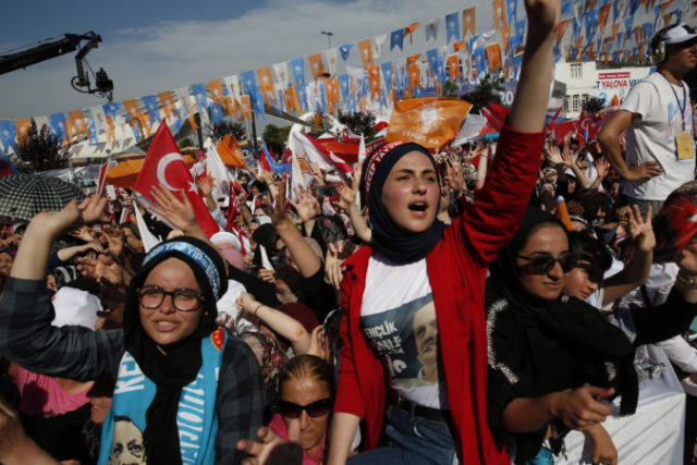 378360_turkey_elections_43708 64e534a033934eec9cafa1280ef62287 676x451.jpg