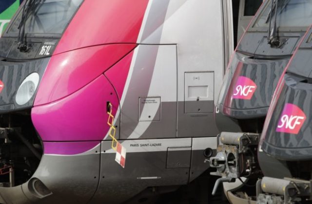 378670_france_strikes_73442 a23729be2a944cb0a47c51a947da364f 676x444.jpg