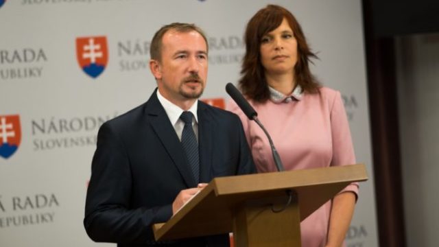 378672_img_0846 676x451.jpg