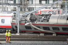 378804_switzerland_train_derailed_55192 c8703590db1a4fba8ad11348c1e274b6 676x451.jpg