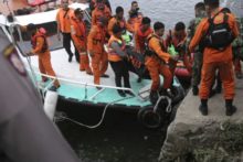 378825_indonesia_ferry_sinks_62466 b0f6a5b880e24d3489539163ec53ed3e 676x451.jpg
