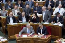 378918_hungary_migration_parliament_01784 ba3286b8bc01444fbf3ee0a01755477b 676x451.jpg