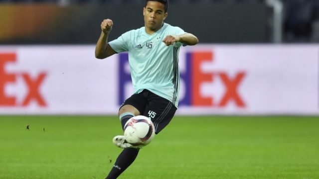 379162_sweden_soccer_roma_kluivert_signing_37569 8c50c86158bb49fe854f9df33a1670e0 676x454.jpg