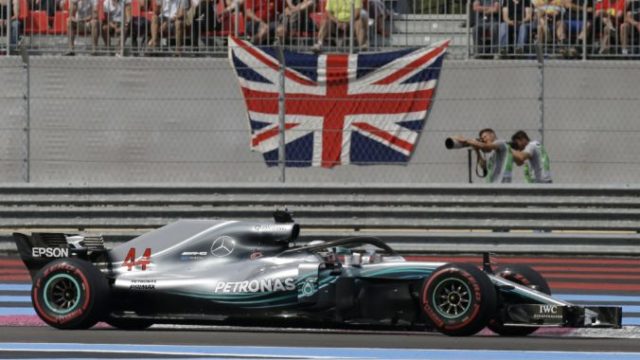 379262_lewis hamilton 676x451.jpg