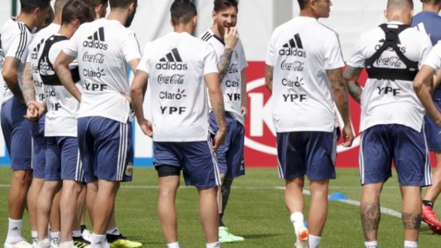 379280_lionel messi 676x451.jpg