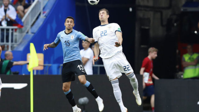 379290_russia_soccer_wcup_uruguay_russia_94895 ea87a29ce15a471d8c70592eb54b1a24 676x469.jpg