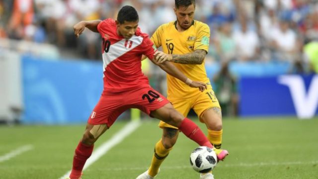 379411_russia_soccer_wcup_australia_peru_01849 4072fdffe9084766bf81483093b996e5 676x454.jpg