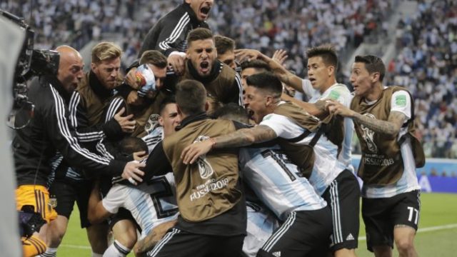 379568_russia_soccer_wcup_nigeria_argentina_32940 4c7a4eda4ba0469faab3f26bb1fd43aa 676x498.jpg
