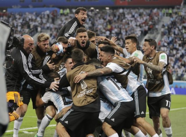 379568_russia_soccer_wcup_nigeria_argentina_32940 4c7a4eda4ba0469faab3f26bb1fd43aa 676x498.jpg