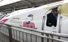 379834_japan_hello_kitty_bullet_train_64699 238b9ff65b114da58484225b96bbe903 676x423.jpg
