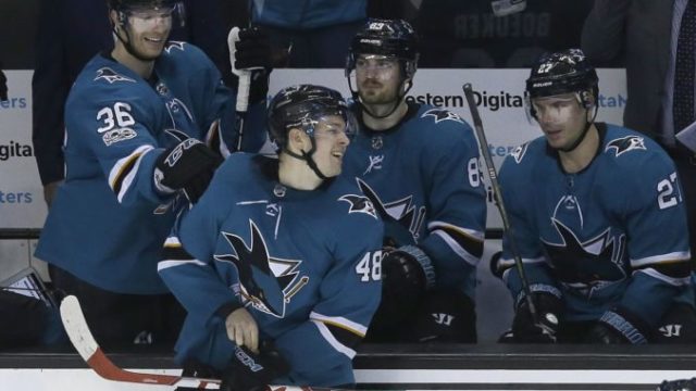 380092_jets_sharks_hockey_18131 a4aaa801740345a98193bfb23ba22d6c 676x463.jpg