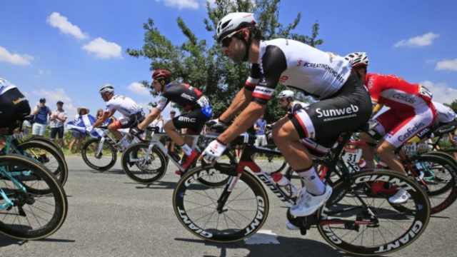 380890_france_cycling_tour_de_france_51805 91042bf04dd043c6bc4a89f0ab6769bc 1 676x451.jpg