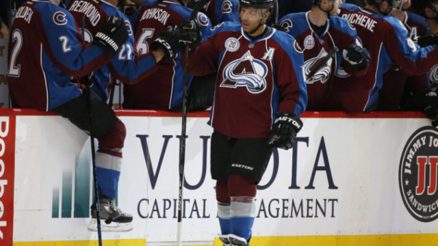 382150_ducks_avalanche_hockey 5d9834f482674c7c8c39e111d591d1b0 676x498.jpeg
