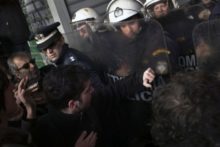 382920_greece_bailout_38010 7995fbf0bb884148b6fc2358b241653e 676x451.jpg