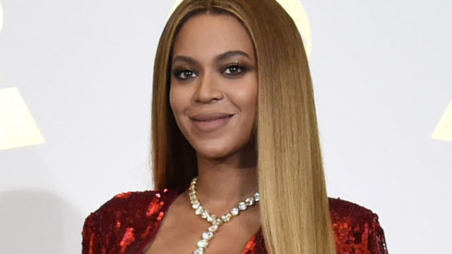 383174_people_beyonce_03476 923fa8324fb54a118d3b867c5f69136c 676x478.jpg