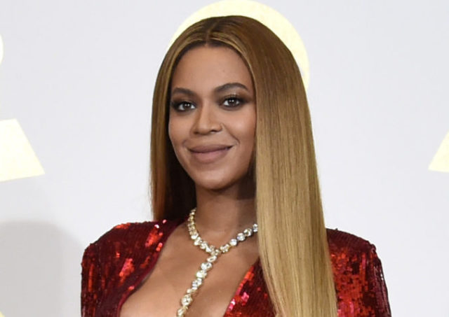 383174_people_beyonce_03476 923fa8324fb54a118d3b867c5f69136c 676x478.jpg