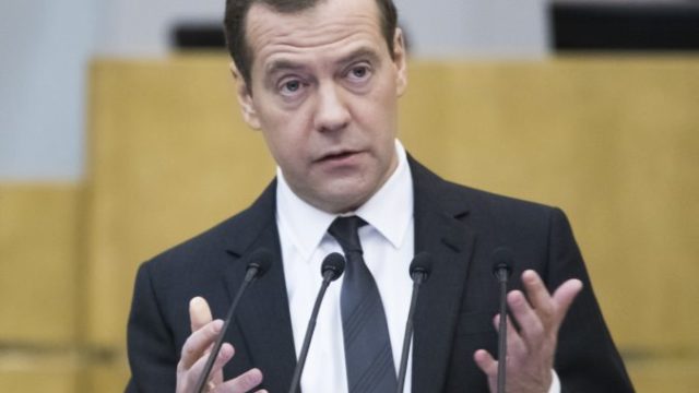 383221_russia_medvedev_25556 fc546f03fbae41388dbea98dde7d06f8 676x537.jpg