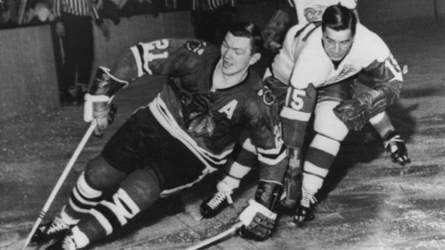 383303_obit_mikita_hockey_14844 873d36b20ddd4affab4b079f4ce22f64 676x575.jpg