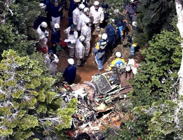 383564_japan_rescue_helicopter_crash_01675 f5744345968a4f89b93f6b140fa53082 676x518.jpg