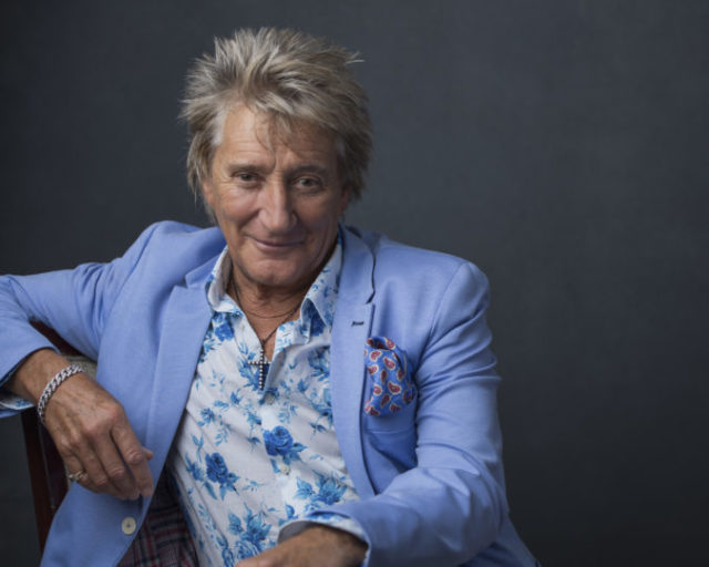 384058_rod_stewart_portrait_session_58729 0ab3b367219d4cf2a4215a2b812b2112 676x541.jpg