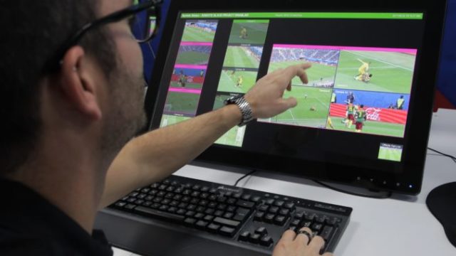 384775_russia_soccer_wcup_video_assistant_referee_57806 88239d1f49cc42319a680ce142acdf4d 676x478.jpg