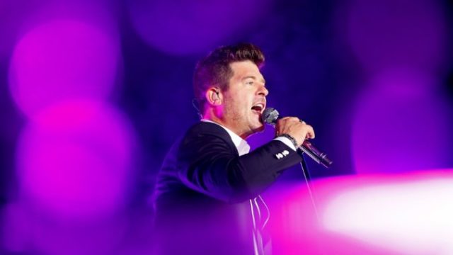 384992_robin thicke 676x454.jpg