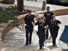 385095_aptopix_mall_shooting_florida_61785 72b5c696f258472493f855d25fa1239d 676x513.jpg