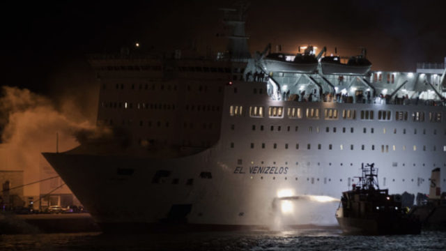 385168_greece_ferry_fire_36658 5742cb1d614e4d898c96fdb089d78626 676x451.jpg