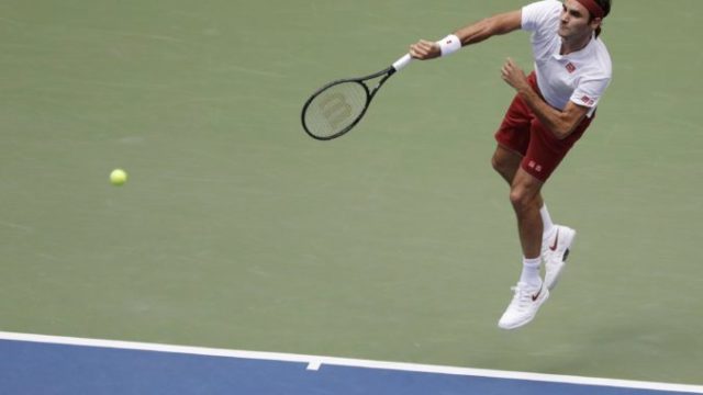 385330_roger federer 1 676x478.jpg