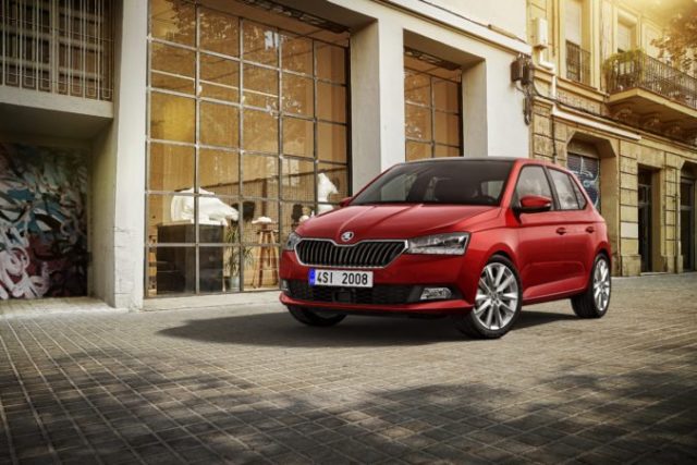 385414_180208 updated skoda fabia 1 676x451.jpg