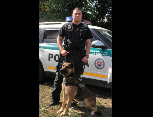 386329_black_policia sr 676x515.jpg
