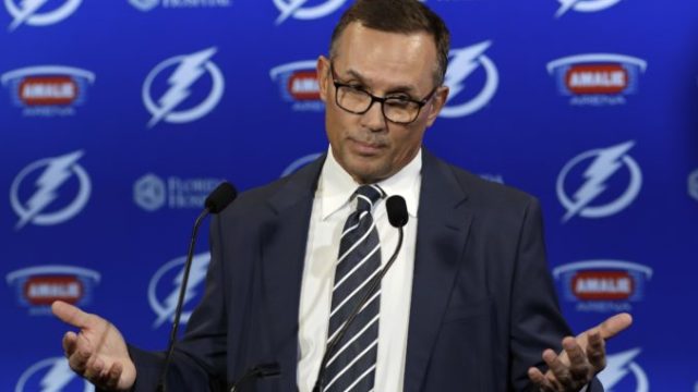 386477_steve yzerman 676x436.jpg