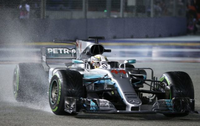 386700_lewis hamilton 1 676x426.jpg