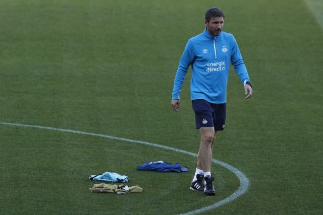 387041_mark van bommel 676x451.jpg