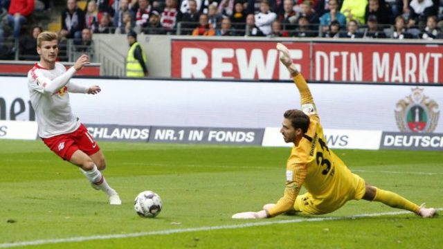 387604_timo werner kevin trapp 676x453.jpg