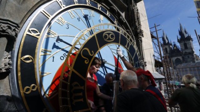 387908_czech_republic_astronomical_clock_32289 8e2e8d03ed0f4b908d344e6e49023d79 676x457.jpg
