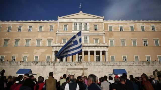 388456_protest_grecko 676x451.jpg