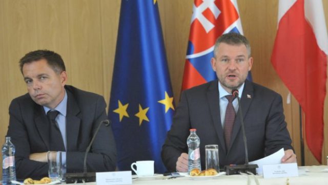 388764_peter kazimir peter pellegrini 676x458.jpg