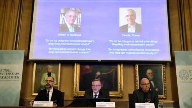 389160_william nordhaus paul romer 676x449.jpg