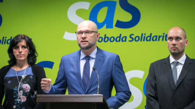 389546_renata kascakova richard sulik akarol galek 676x451.jpg